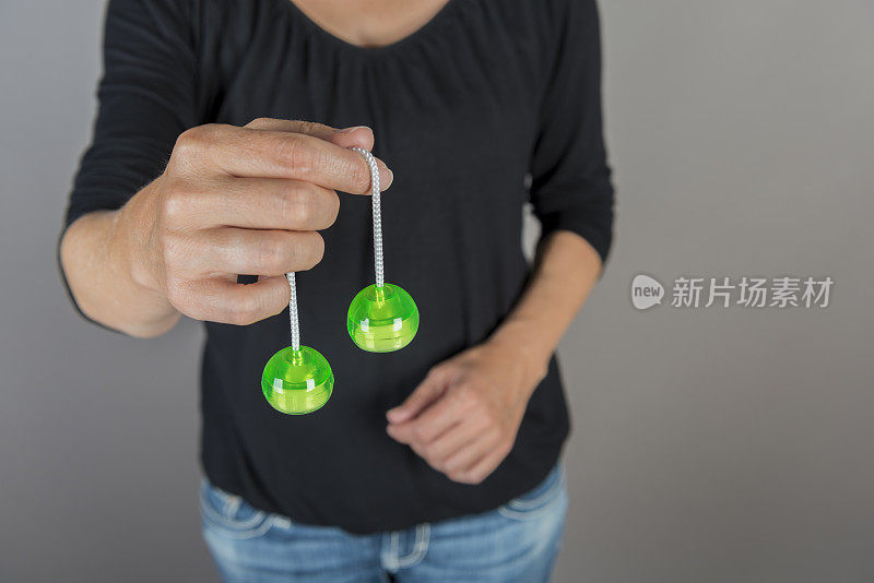 女人与begleri - 2珠子1串